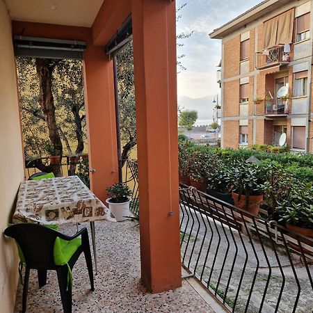 Casa Rosario E Annamaria Lägenhet Torri Del Benaco Exteriör bild